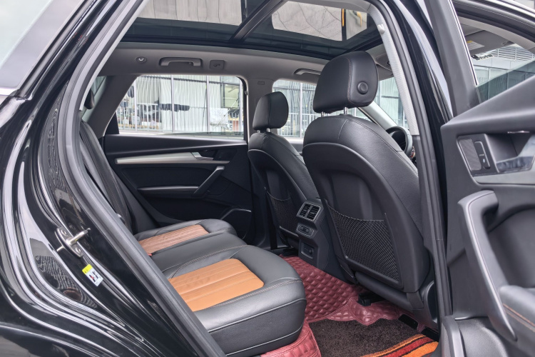 奥迪Q5L 2020款 改款 40 TFSI 荣享时尚型中控内饰7011