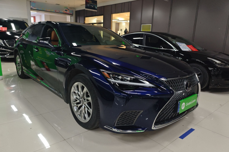 雷克萨斯LS 2021款 500h 豪华版车身外观3