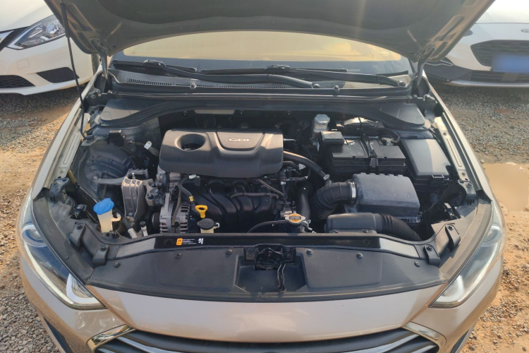 现代 领动 2016款 1.6L 自动智炫·青春型机舱底盘24