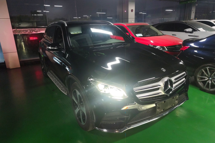 奔驰GLC 2019款 改款 GLC 260 L 4MATIC 豪华型车身外观3