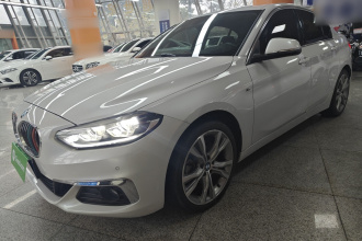 宝马1系 2018款 改款 120i 设计套装型