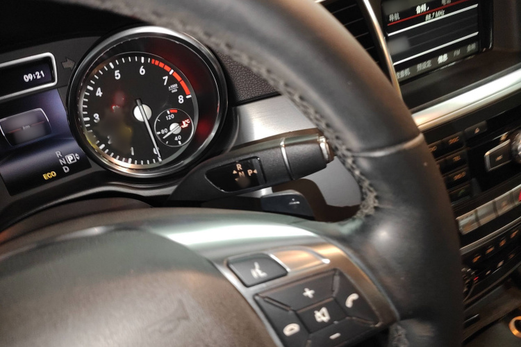 奔驰M级 2015款 ML 320 4MATIC局部细节18