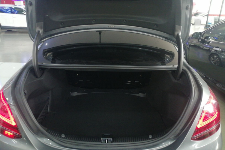 奔驰C级 2020款 改款 C 200 L 时尚型运动版局部细节23