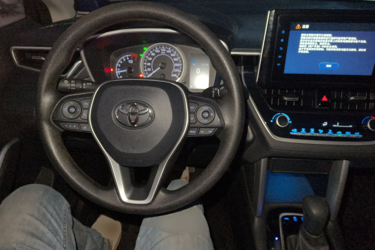 丰田 锋兰达 2022款 2.0L CVT豪华版中控内饰7002