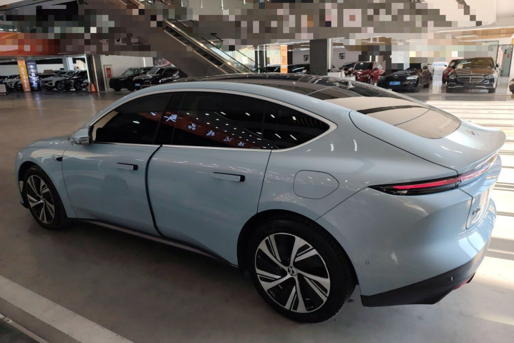 蔚来ET5 2024款 75kWh车身外观4