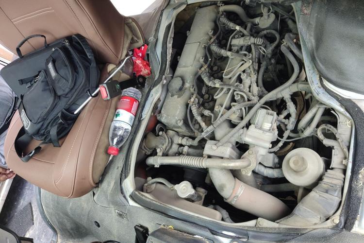 金龙 金威 2014款 2.5T玉柴创享型YC4FB90-P40C局部细节24