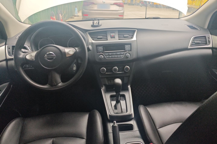 日产 轩逸 2021款 经典 1.6XL CVT豪华版中控内饰7002