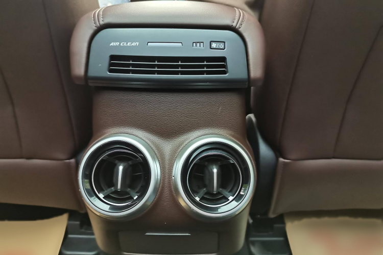 魏牌 VV7 2017款 2.0T 旗舰型中控内饰7002