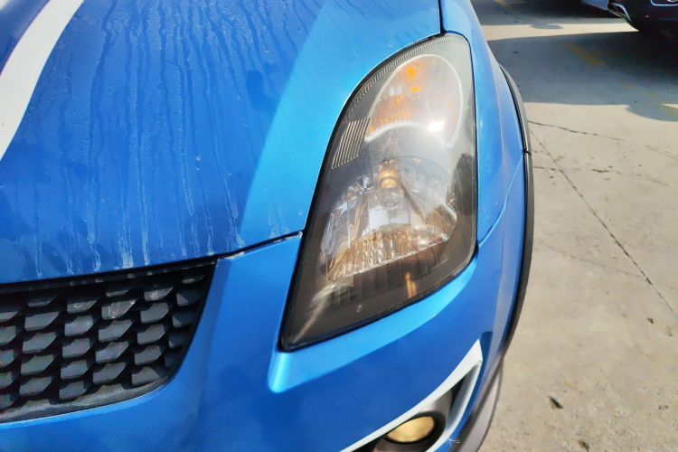 铃木 雨燕 2015款 1.5L 自动限定版局部细节36