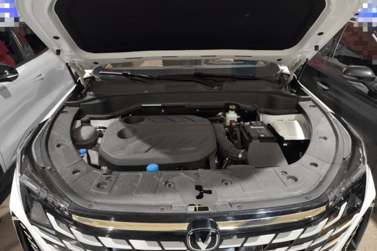 长安UNI-Z 2025款 1.5T 尊贵型机舱底盘24