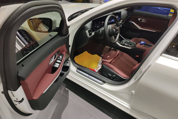 宝马3系 2024款 325Li M运动套装中控内饰20