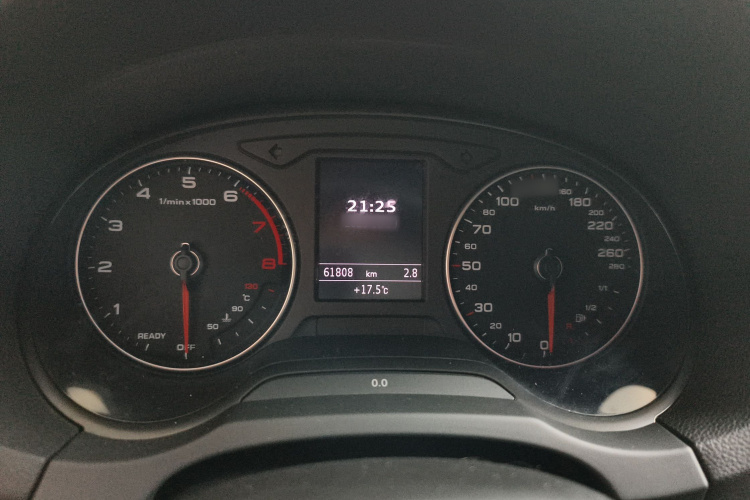 奥迪A3 2018款 30周年年型 Limousine 40 TFSI 运动型局部细节14