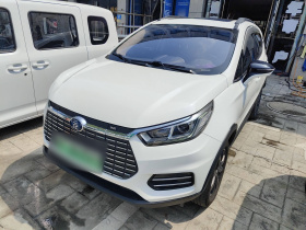 比亚迪 元新能源 2018款 EV360 智联炫酷型