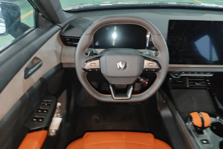 长安UNI-V 2025款 第三代 2.0T 劲擎型局部细节13