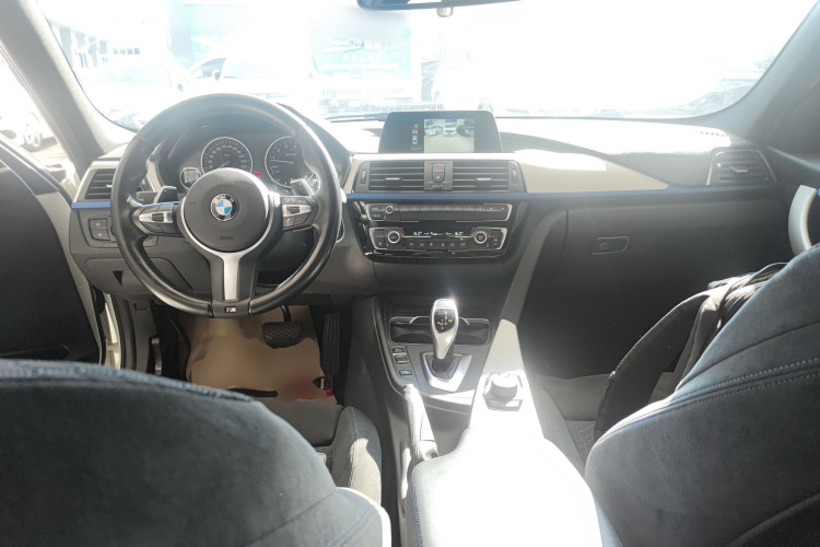宝马3系 2018款 320i M运动套装中控内饰12
