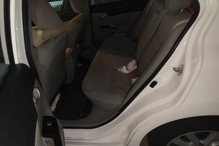 本田 思域 2014款 1.8L 手动舒适版中控内饰21