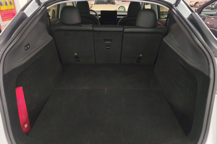 特斯拉 Model Y 2025款 长续航全轮驱动 首发版机舱底盘23