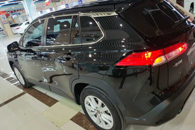 丰田 卡罗拉锐放 2023款 2.0L 先锋版车身外观6003