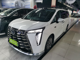 广汽传祺 传祺向往M8 2025款 乾崑系列 Ultra 头等舱