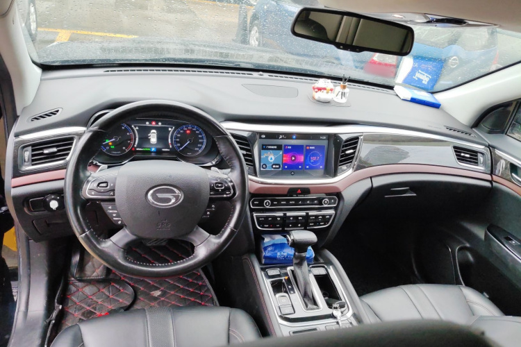 广汽传祺 传祺GS8 2017款 320T 两驱豪华智联版（七座）中控内饰7002