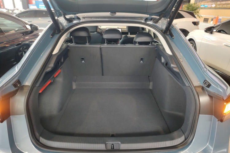 大众ID.7 VIZZION 2024款 AIR机舱底盘23