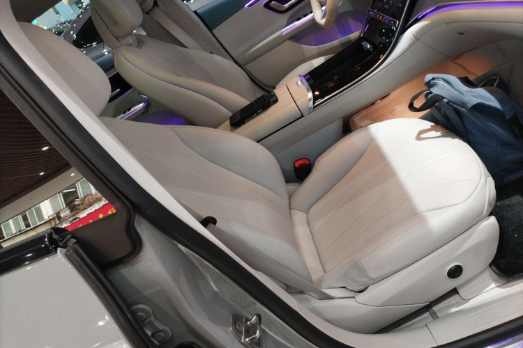 奔驰EQE 2022款 350 先型特别版局部细节41