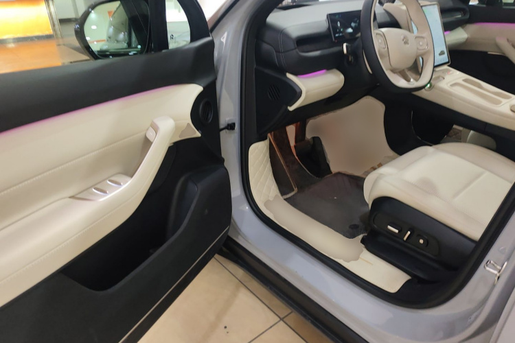 蔚来ES6 2024款 75kWh中控内饰7003