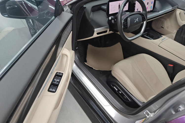 小鹏P7 2020款 670E中控内饰7003