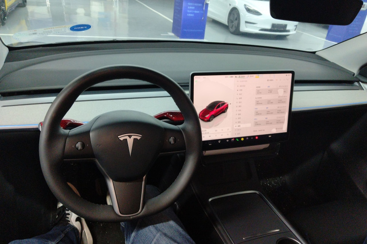 特斯拉 Model Y 2023款 后轮驱动版中控内饰7002