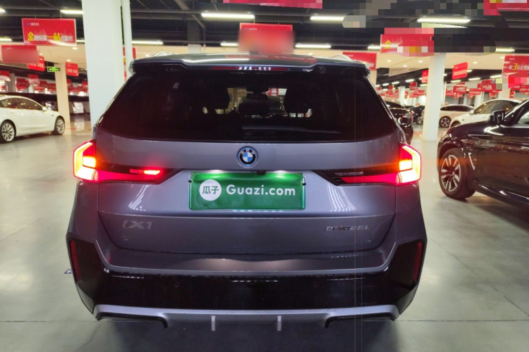 宝马iX1 2023款 eDrive25L M运动套装车身外观6