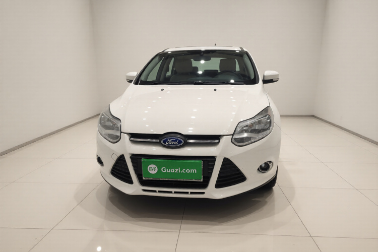 福特 福克斯 2012款 三厢 1.6L 自动风尚型车身外观2