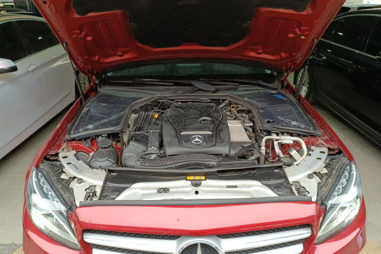 奔驰C级 2018款 C 200 L 运动版机舱底盘24