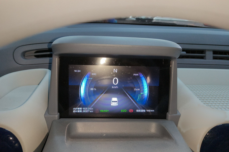 奔腾小马 2024款 170km 活力马局部细节14