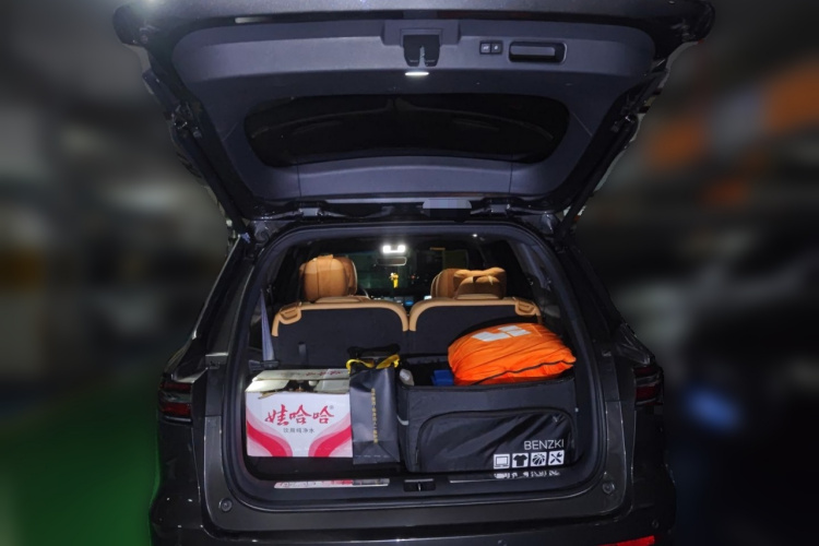 理想汽车 理想ONE 2021款 增程6座版中控内饰23