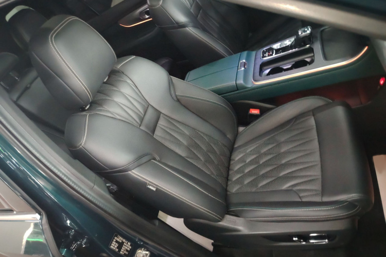 广汽传祺 传祺GS8 2022款 领航系列 2.0TGDI 两驱豪华智联版（七座）局部细节41