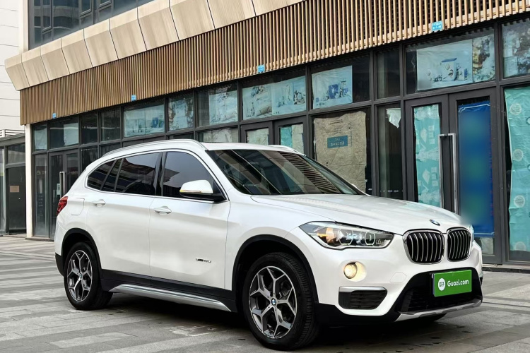 宝马X1 2018款 sDrive18Li 尊享型车身外观3