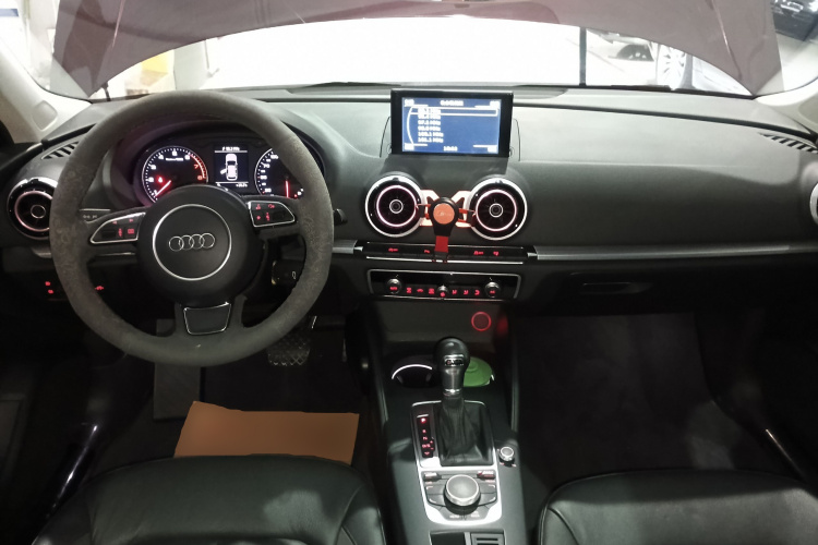 奥迪A3 2015款 Sportback 35 TFSI 百万纪念舒享型中控内饰12