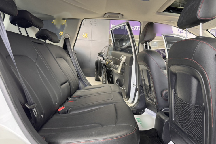 哈弗H6 2016款 升级版 1.5T 手动两驱精英型中控内饰7003