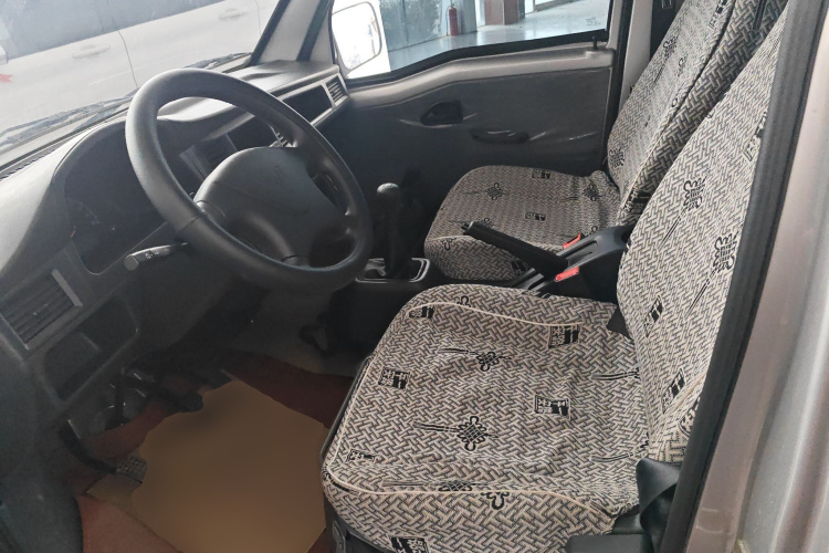 五菱汽车 五菱之光 2023款 1.5L 实用型 5/7座局部细节19