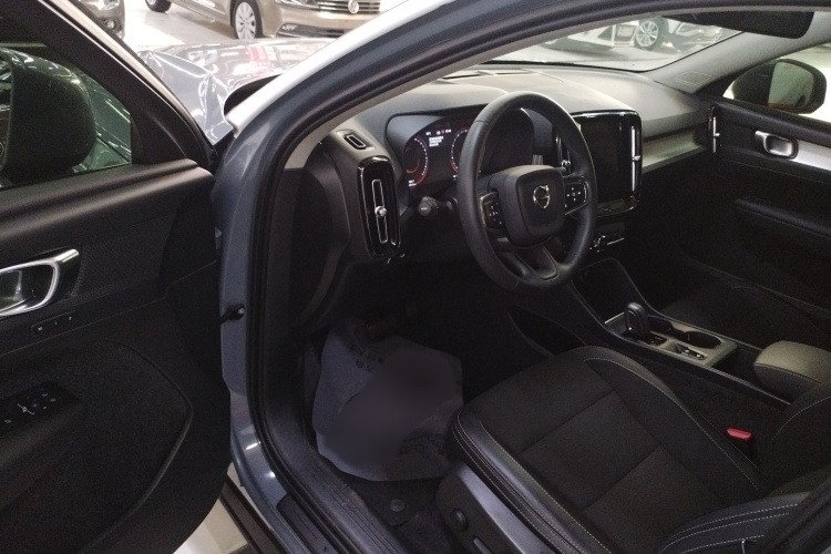 沃尔沃XC40 2020款 T3 智行时尚版中控内饰7003