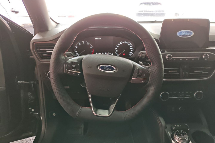 福特 福克斯 2020款 三厢 EcoBoost 180 自动ST Line中控内饰13