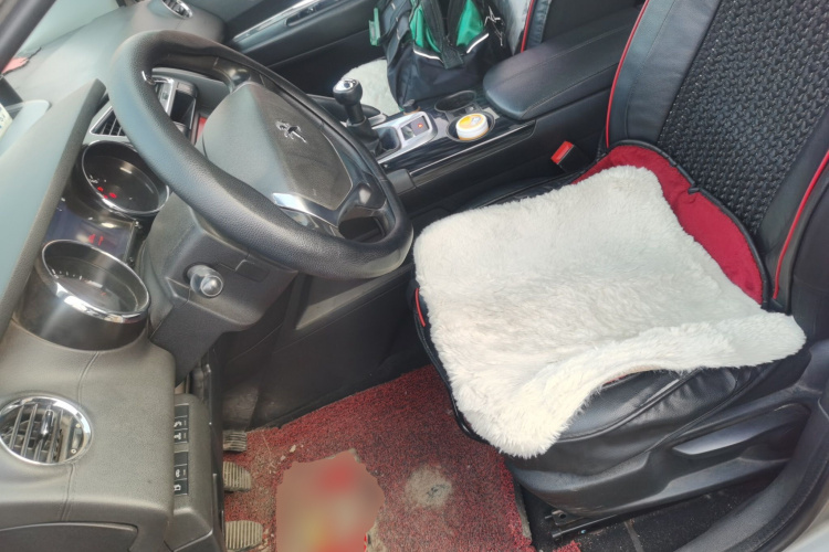 标致3008 2015款 2.0L 手动经典版中控内饰19