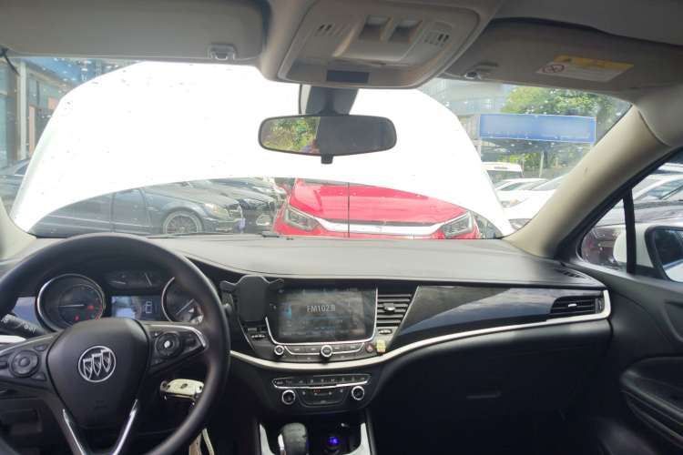 别克 威朗 2017款 三厢 20T 双离合精英型中控内饰22