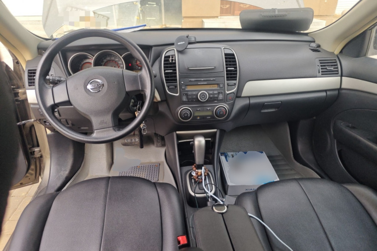 日产 轩逸 2016款 经典 1.6XE 自动舒适版中控内饰12