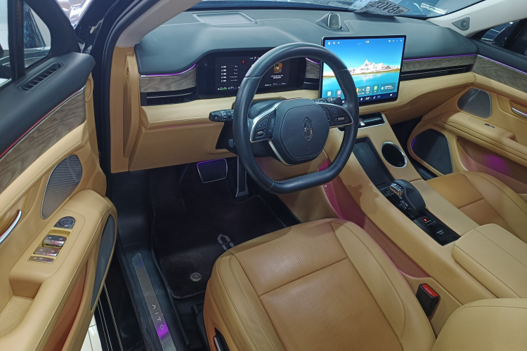 鸿蒙智行 问界M5 2022款 增程四驱性能版中控内饰20