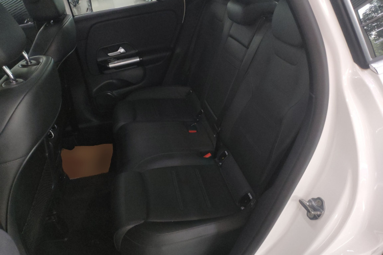 奔驰GLA 2020款 GLA 180中控内饰7004