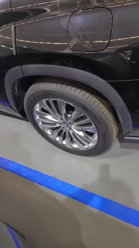 丰田 汉兰达 2023款 2.5L智能电混双擎两驱尊贵版 7座讲解2