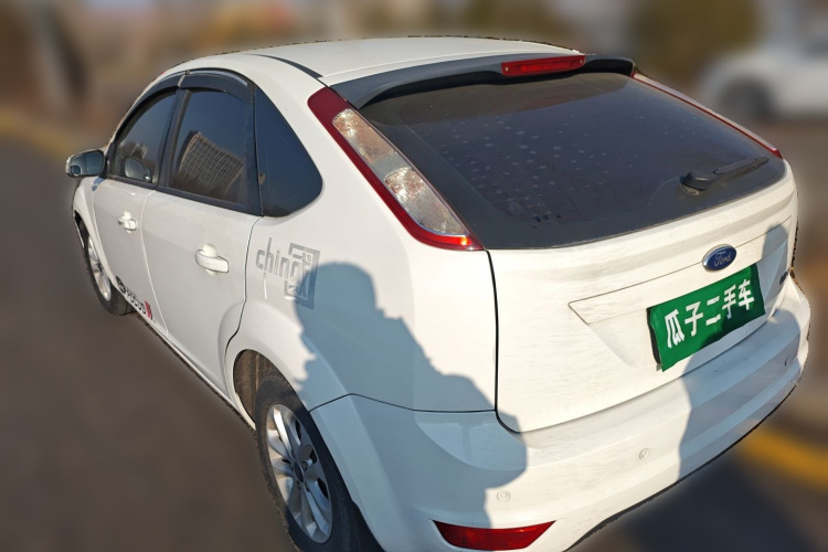 福特 福克斯 2013款 两厢经典 1.8L 手动基本型车身外观5