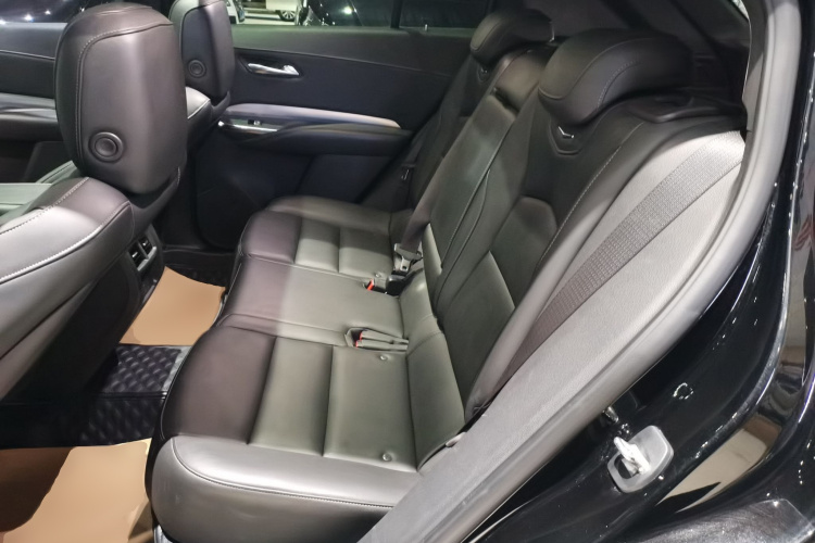 凯迪拉克XT4 2021款 28T 两驱豪华型中控内饰21