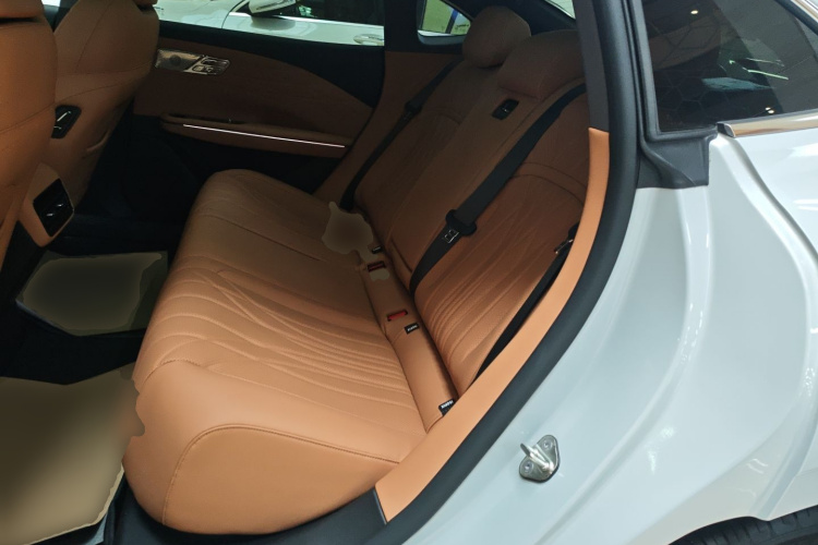 吉利银河 银河星耀8 2025款 130km EM-i 旗舰版中控内饰21